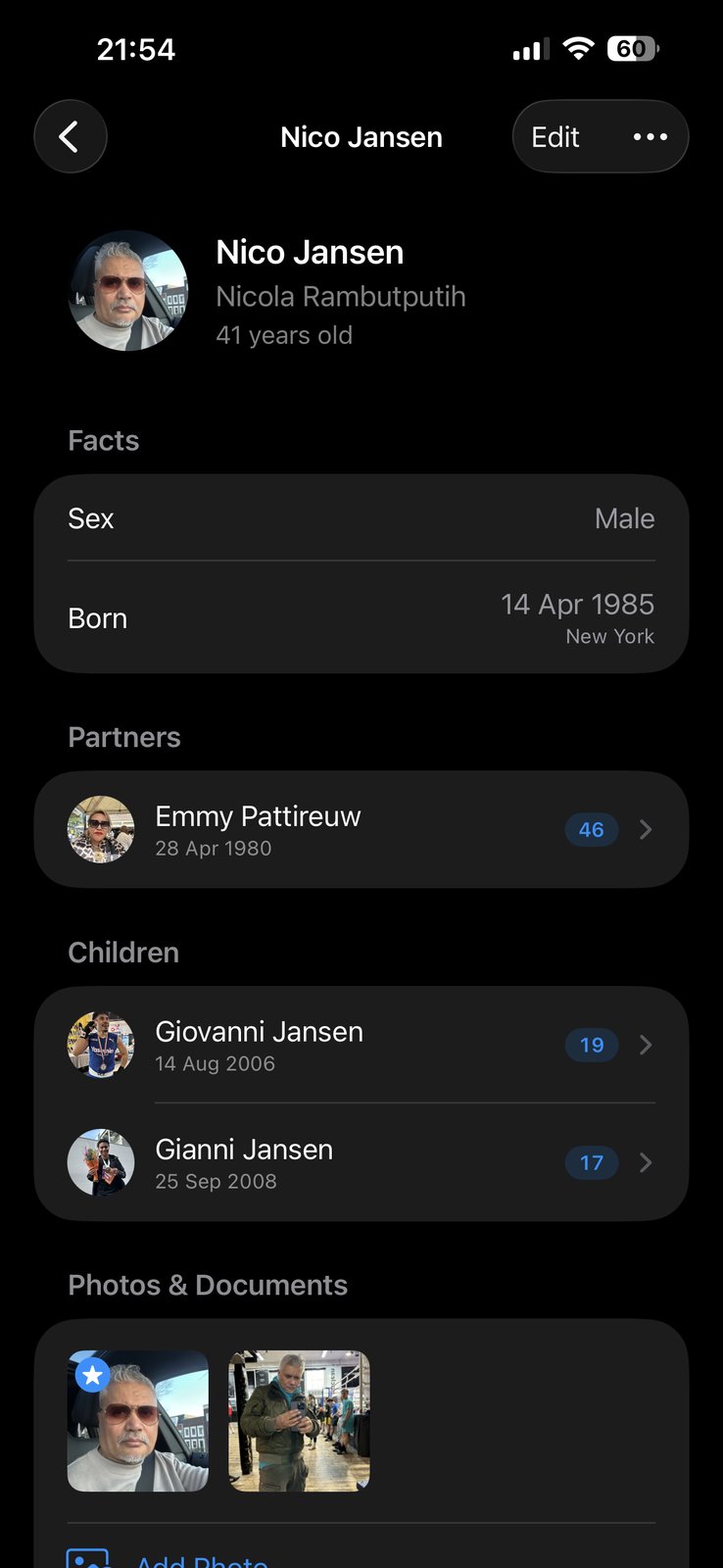 Gramps2 person screen with profile picture, facts, partners, children, and a photo album